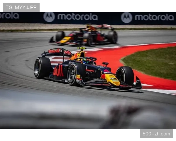 红牛车队调整赛车设置奏效 维斯塔潘从维修区神奇登台 红牛车队调整赛车设置奏效 维斯塔潘从维修区神奇登台